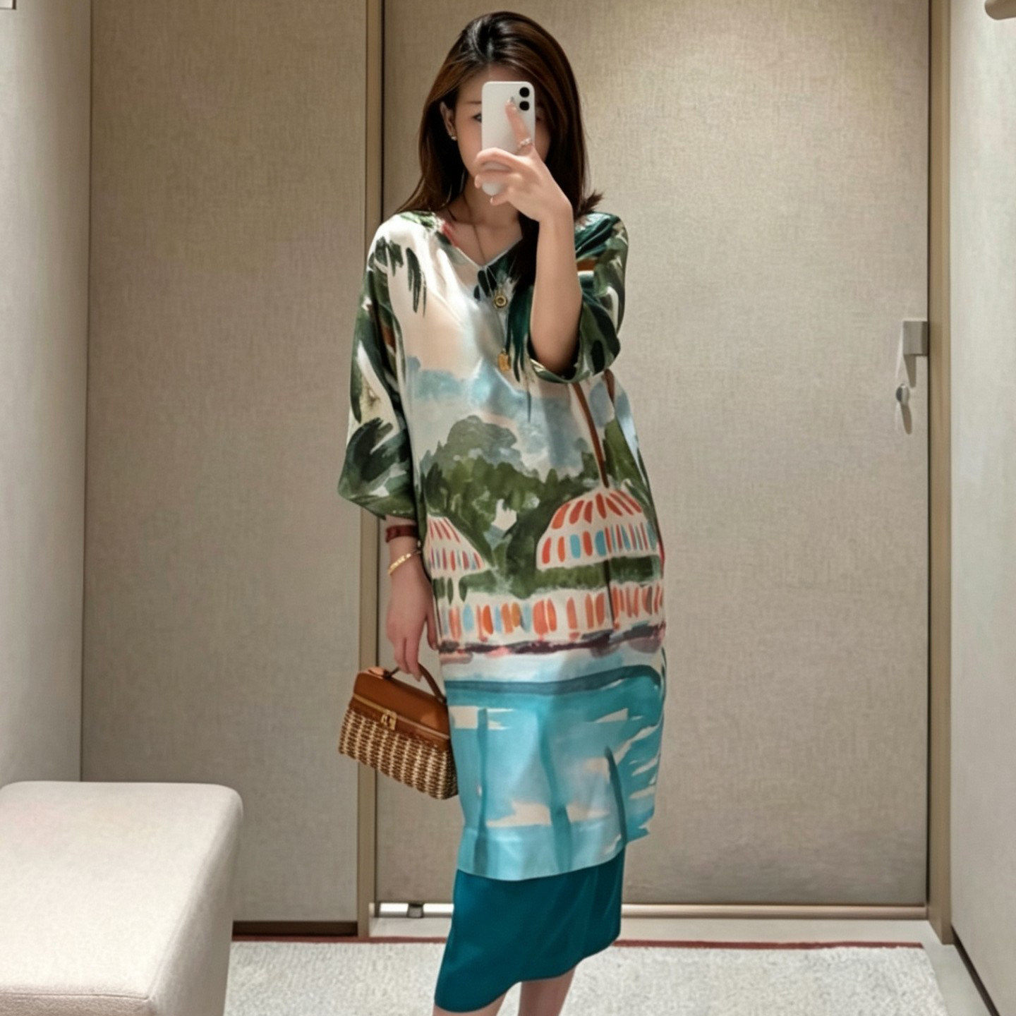 度假风印花连衣裙女中长款V领长袖显瘦裙子