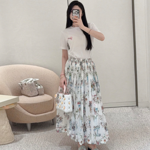 蝴蝶结碎花半身裙套装女春夏设计感修身显瘦气质两件套