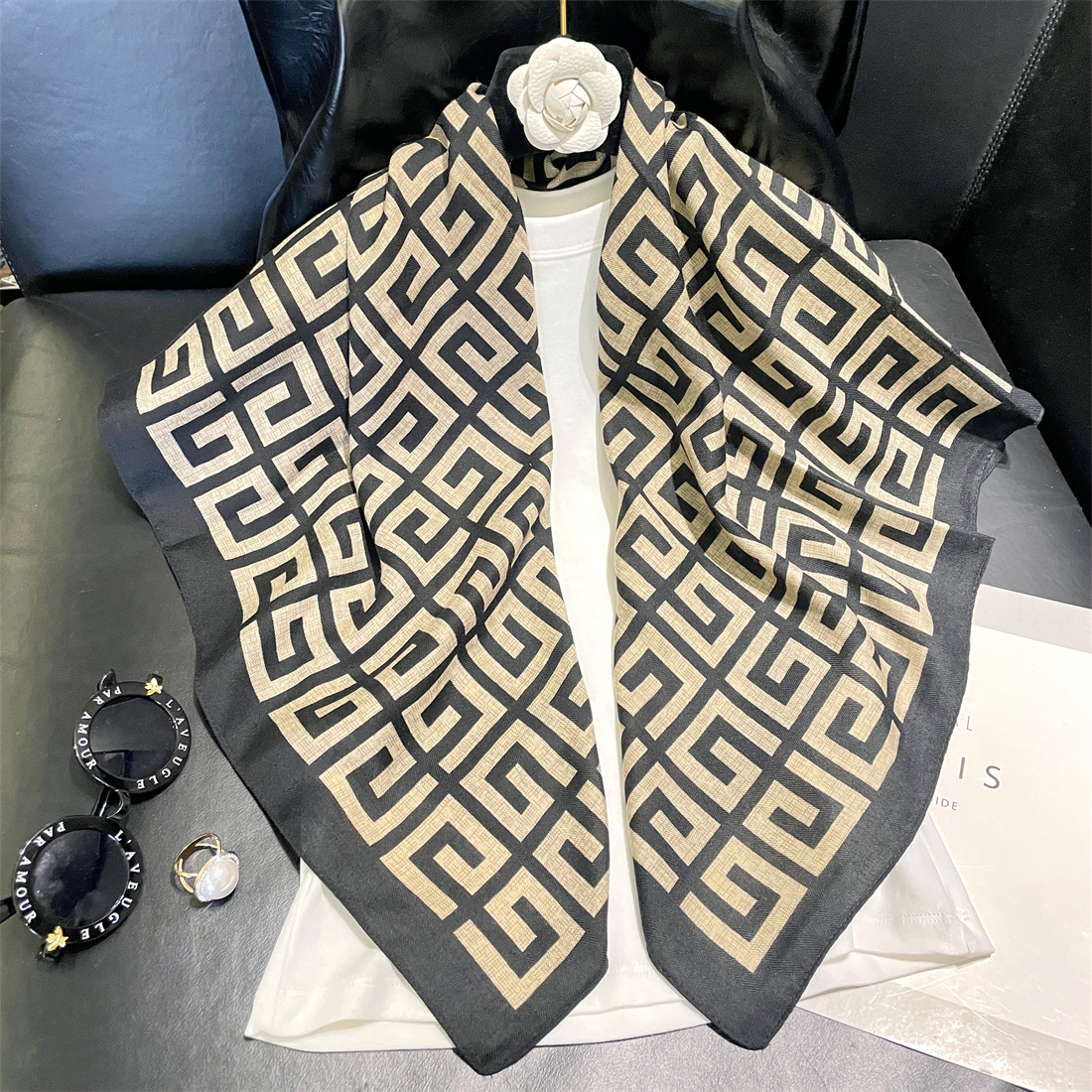 2025春夏新款几何图案90方巾百搭外搭披肩印花丝巾棉麻围巾女薄款