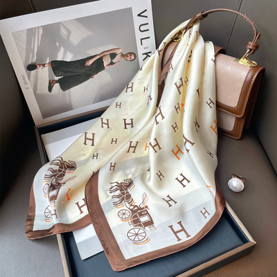 春夏印花高级感女骏马丝巾方巾