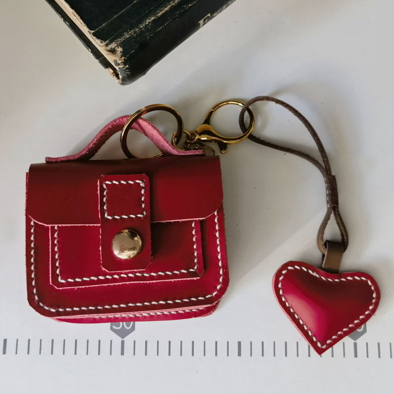 真皮牛皮迷你剑桥包挂件红色可爱创意饰品精致百搭心形耳机包礼物