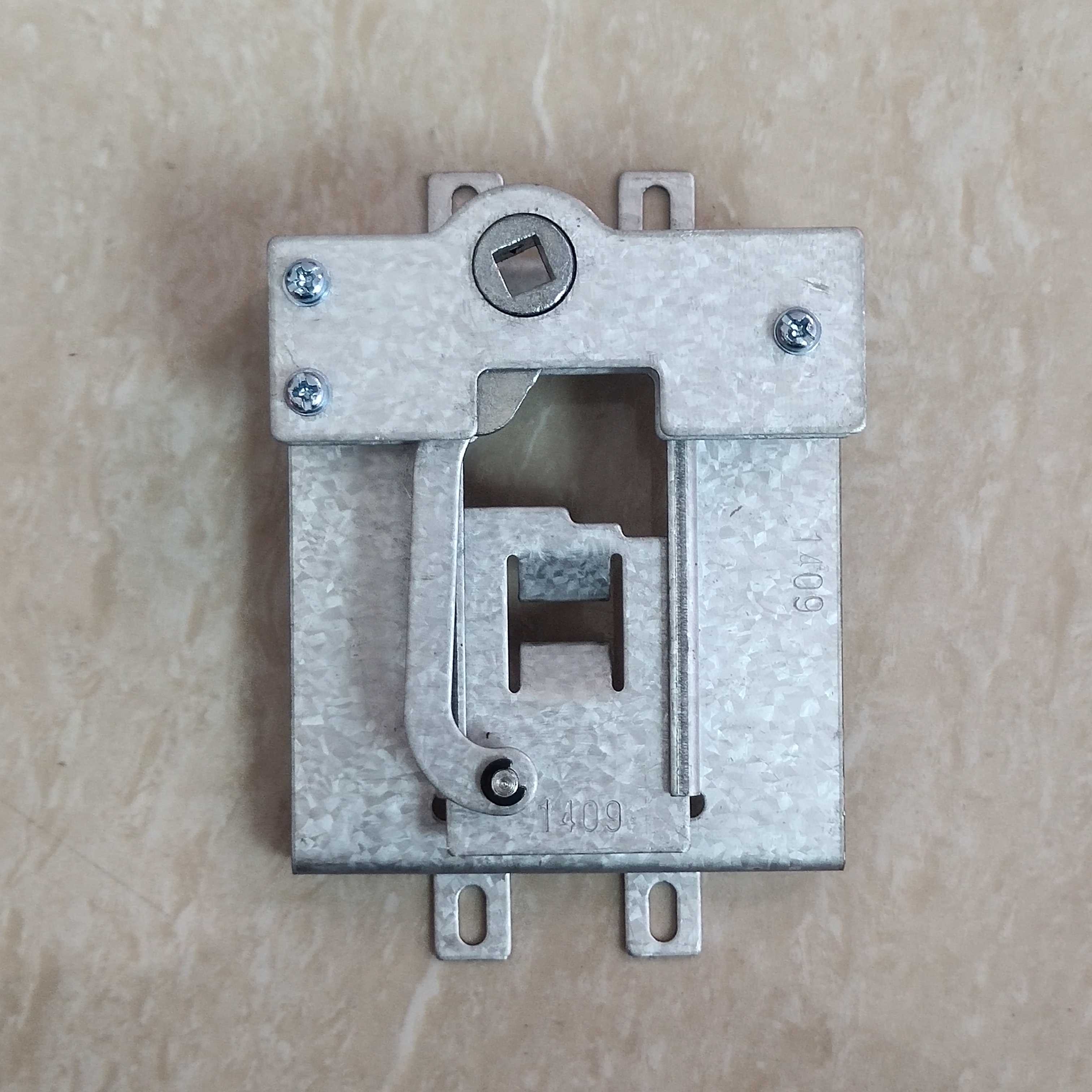 断路器操作机构HZHISHEBEI开关柜