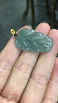 天然缅甸翡翠A货高冰起荧光，寓意金枝玉叶，事业有成，老种通透