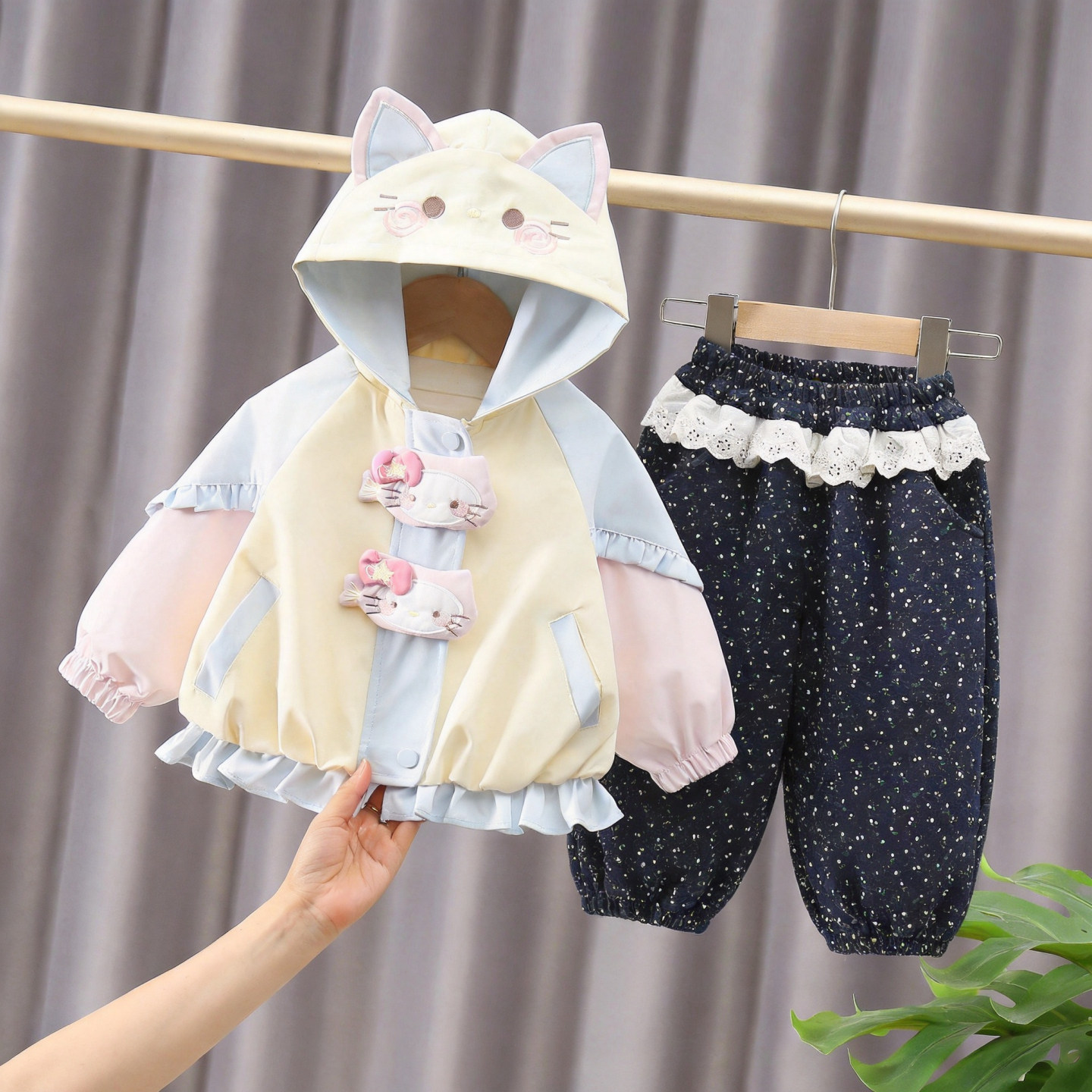 女童春秋装卡通两件套