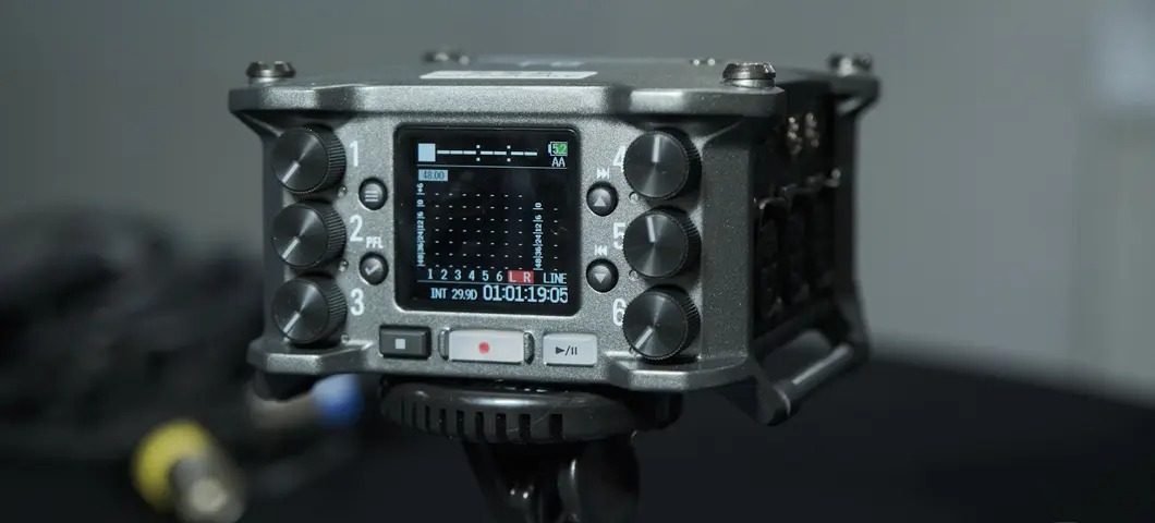 ZOOM F6 多轨现场户外景同期录音机AD转换音频接口拍微电影短视频
