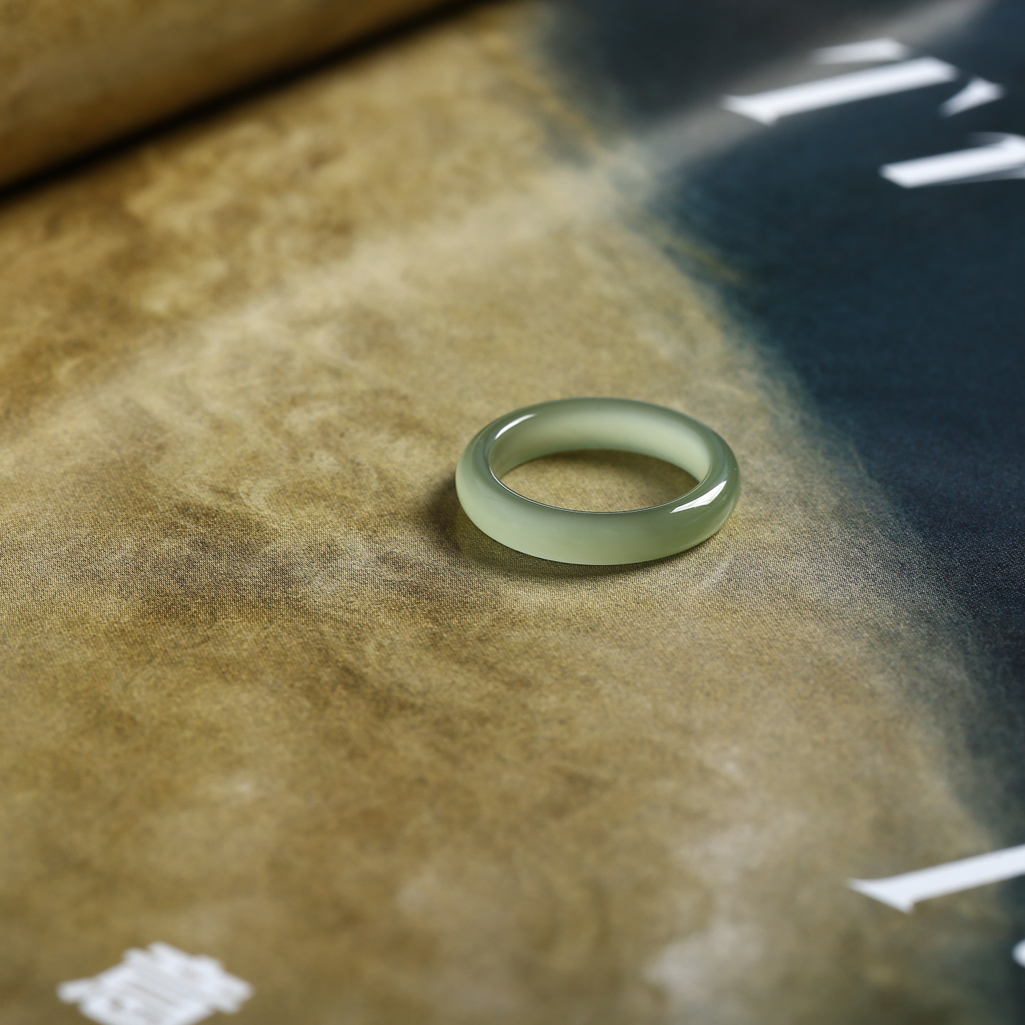 13号戒指 和田玉晴水青白细条素圈指环 478