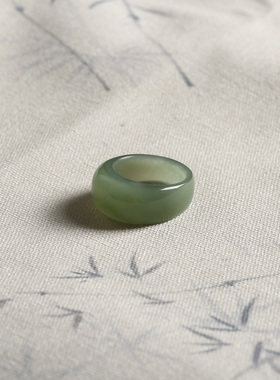 18号戒指 和田玉晴水青白馒头款指环 3011