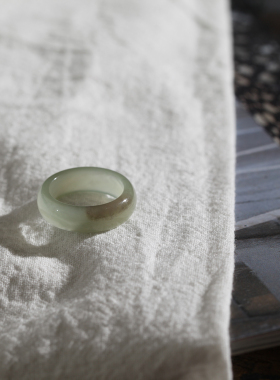 13号戒指 和田玉晴水烟紫双色素圈指环 4313