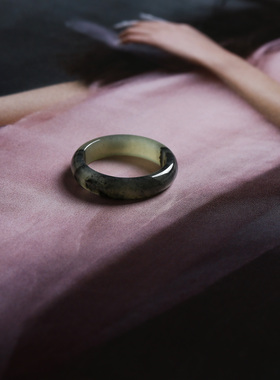 16号戒指 新疆和田玉黄口青花泥鳅背圆弧素圈指环 3250