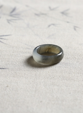 13号戒指 新疆和田玉青花籽料 籽玉圆弧泥鳅背素圈指环 4402