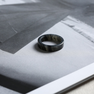 17号戒指 新疆和田玉青花籽料 籽玉墨玉中宽直切款方口指环 5727