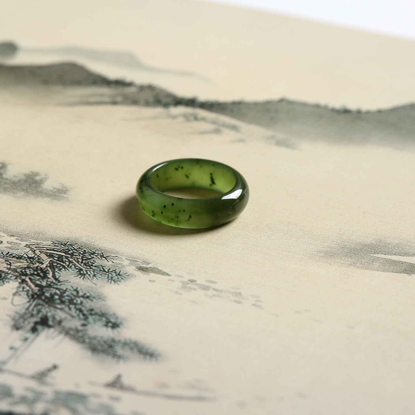 13号戒指 和田玉碧玉泥鳅背圆弧素圈指环 8256