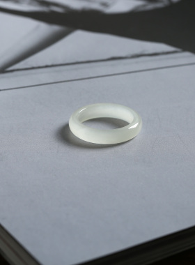 16号戒指 和田玉晴水浅青白泥鳅背圆弧素圈指环 2882