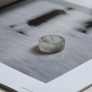 17号戒指 新疆和田玉青花籽料 籽玉宽条直切款方口指环 5772