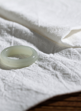 32号戒指 新疆和田玉青白点墨青花大尺码指环 4283