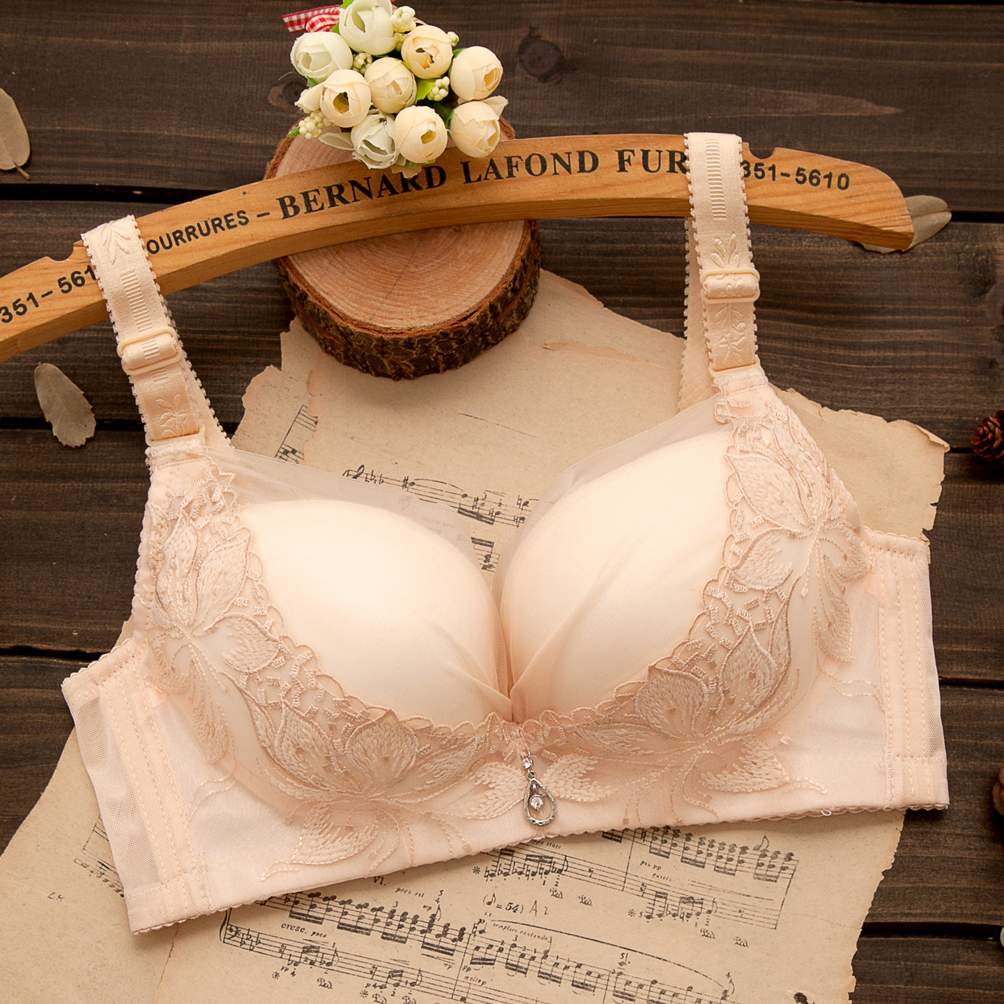 秋冬内衣女士无钢圈文胸性感蕾丝聚拢薄款白肤色侧收副乳透气胸罩,女士内衣/男士内衣/家居服,文胸,淘宝优惠券,粉丝福利购,淘宝优惠卷