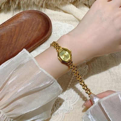 Brand Alloy Strap Women Bracelet Quartz Watch Fashion Golden
