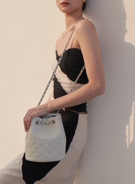 小众复古小香风菱格水桶包包女2024新款头层牛皮单肩斜挎包手提包