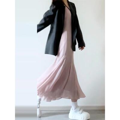 法式高级感粉色吊带连衣