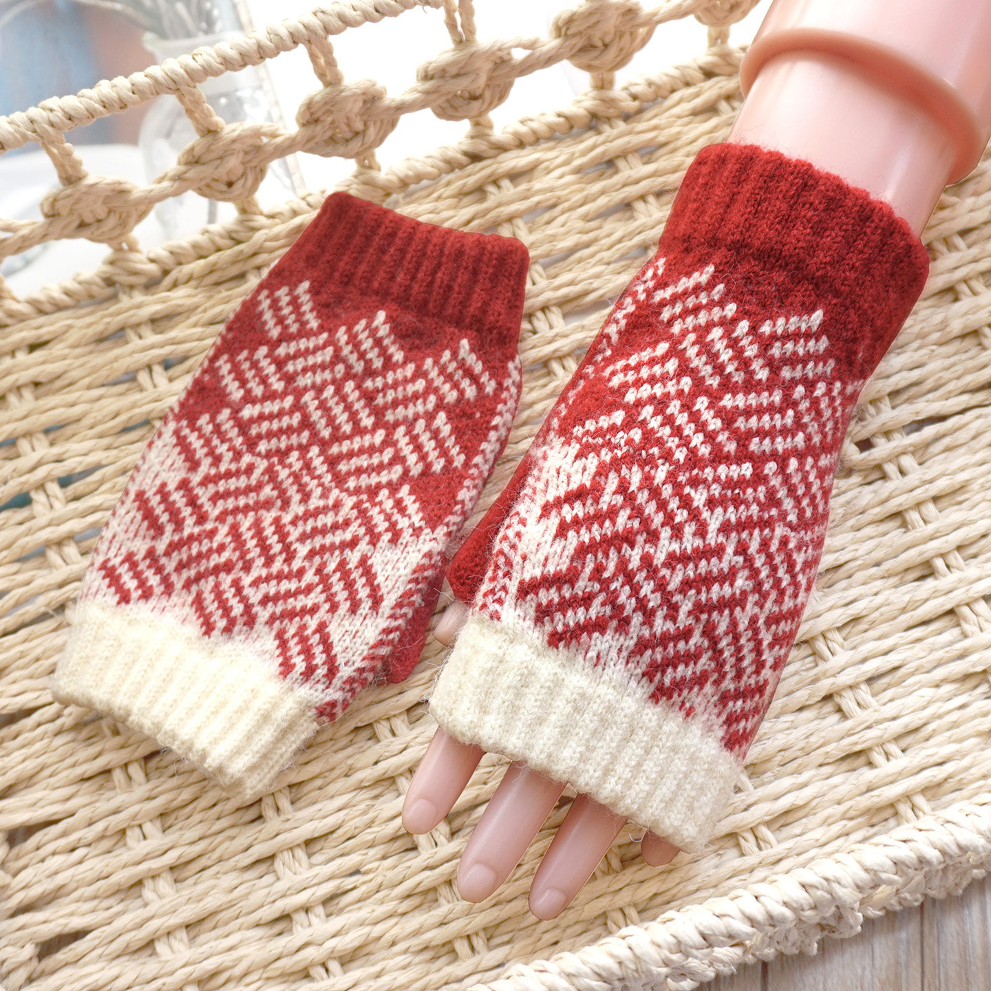 歌诺达秋冬女新款针织半指手套复古提花保暖露指触屏学生办公写字,服饰配件/皮带/帽子/围巾,手套,淘宝优惠券,粉丝福利购,淘宝优惠卷