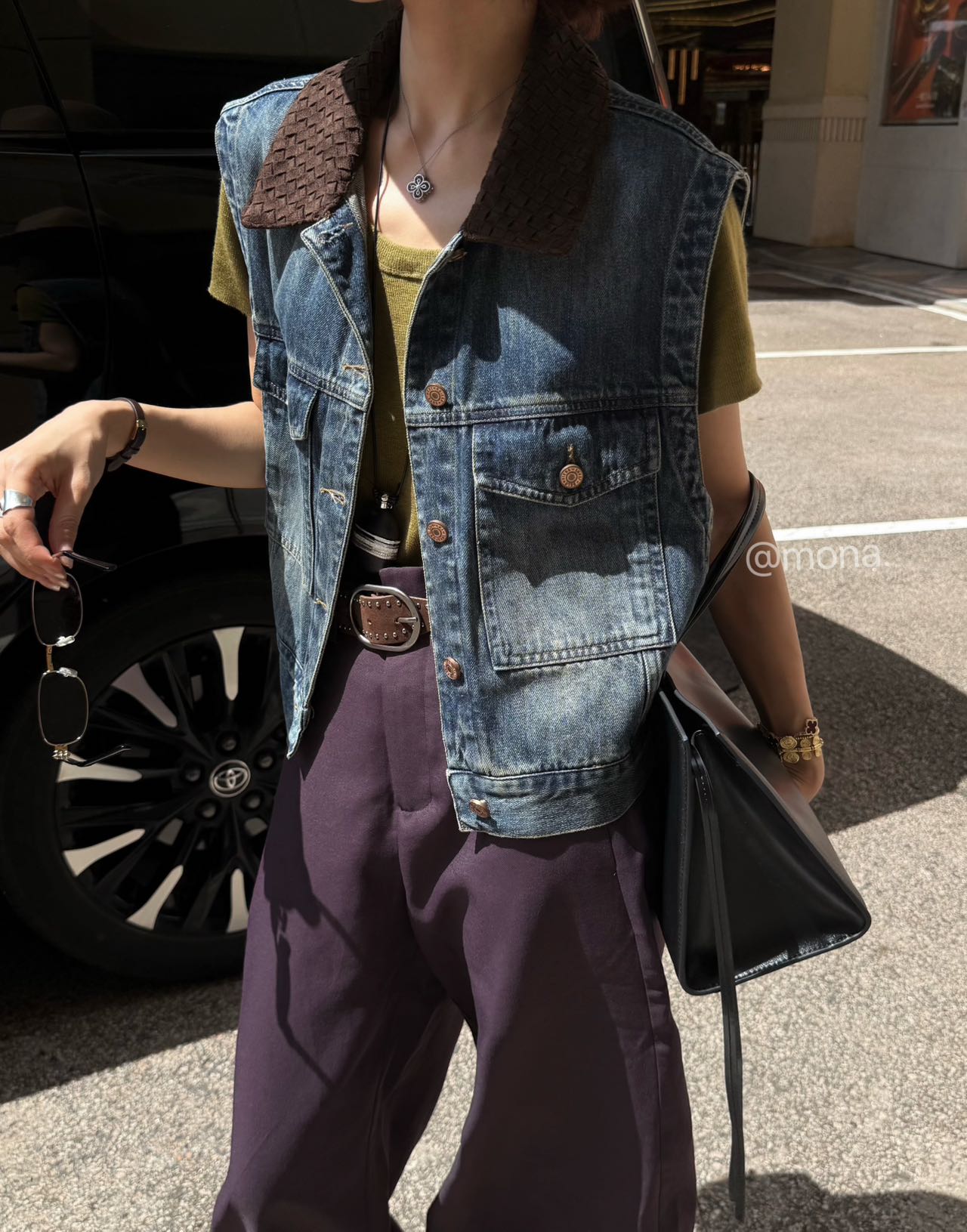 MONA复古时尚撞色翻领牛仔马甲女2026秋新款宽松百搭无袖坎肩外套图片