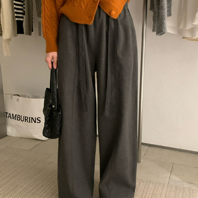 KITTIN-erDay｜复古松弛感立体剪裁弯刀型阔腿休闲裤(配腰绳)E955