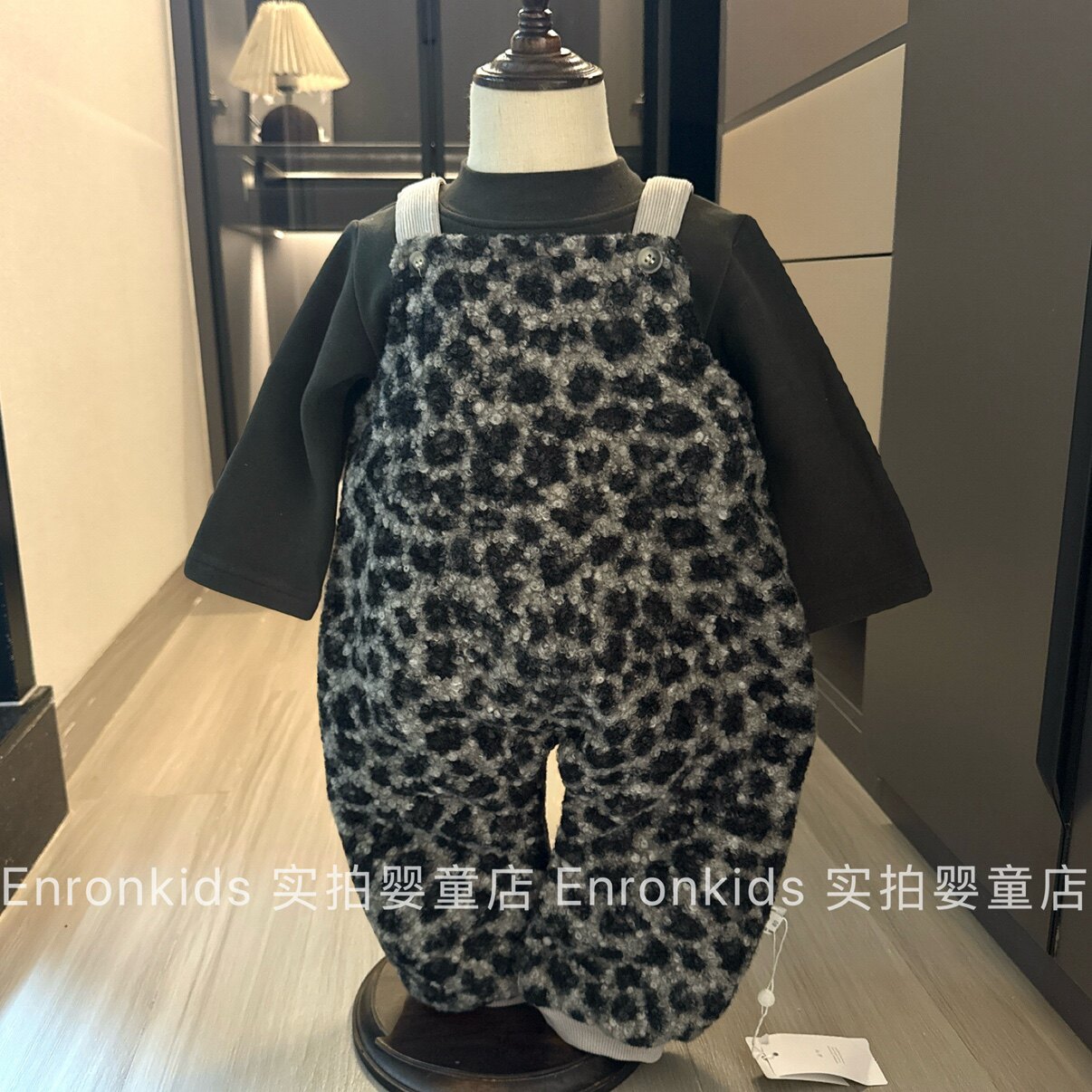 婴幼儿时尚豹纹加绒背带裤打底衫