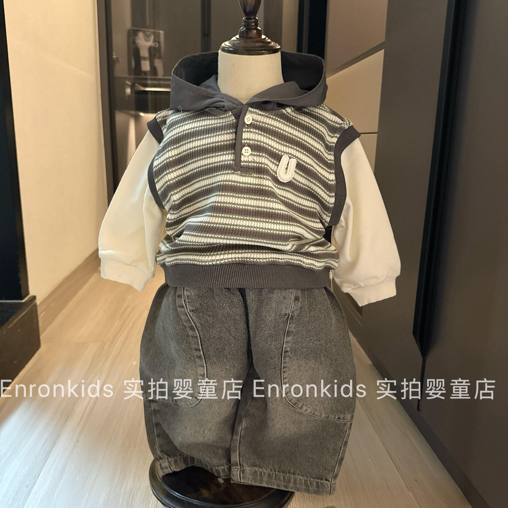 男宝宝秋季假两件连帽卫衣牛仔裤图片