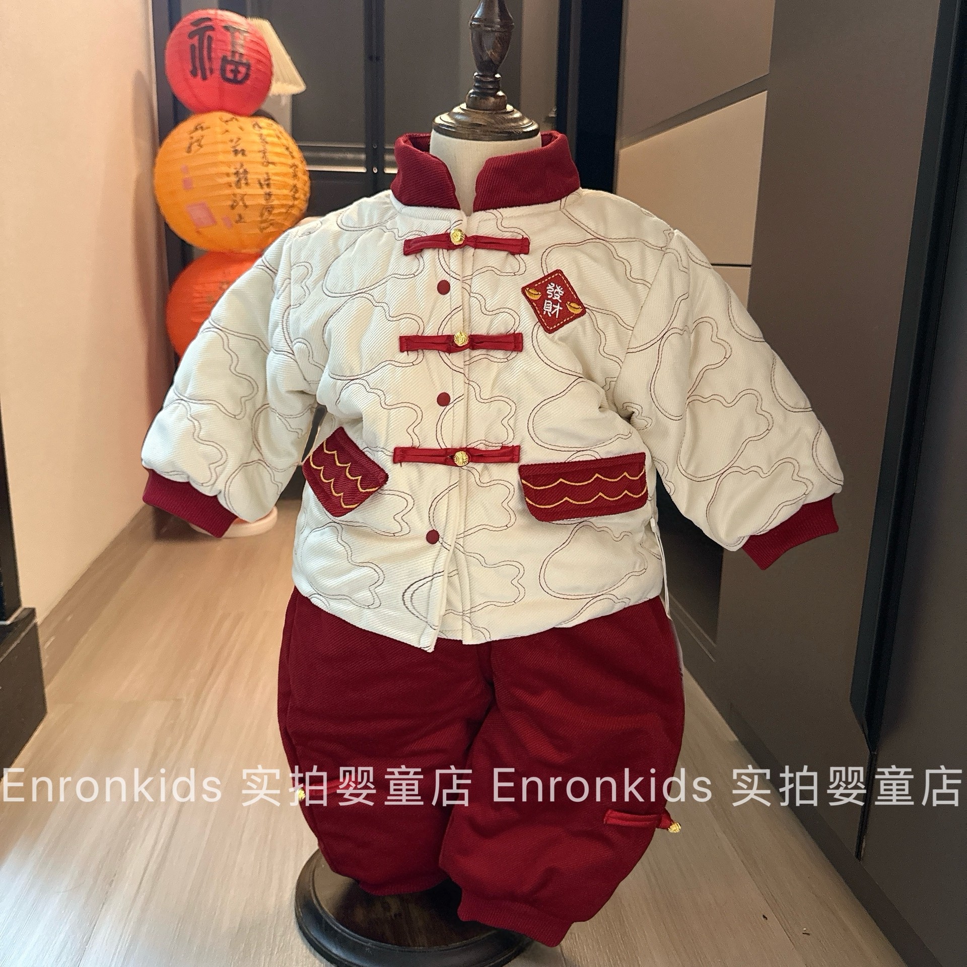 宝宝周岁衣服中式过年婴儿拜年服