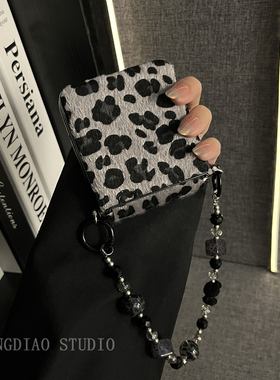 轻调 时髦ins风丝绒黑豹纹琥珀手提链适用于荣耀MagicVFlip2手机壳新款Magic折叠屏V FLIP防摔肤感翻盖保护套