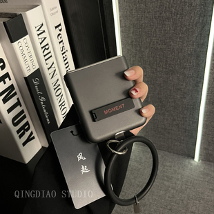 ins个性烤漆折叠支架手提环适用摩托罗拉razr60手机壳全包新款Razr50Ultra网红折叠屏高级翻盖防摔保护套小众