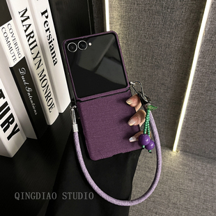 ins温柔暗紫色牛仔纹樱桃手提绳适用于三星zflip7 GalaxyW25Flip手机壳新款 折叠屏翻盖防摔保护套 轻调