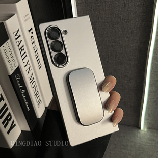 轻调 极简风烤漆银色推拉支架适用于三星zfold7/6/5/4/Galaxy Z W25/24/23手机壳新款折叠屏翻盖防摔保护套