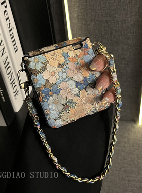 轻调 个性烫金蓝色花朵迷彩金属链条适用于荣耀MagicVFlip2手机壳新款Magic折叠屏V FLIP防摔肤感翻盖保护套