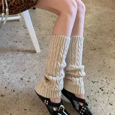 Wuuuus 搭雪地靴复古麻花针织袜套女秋冬琥珀系堆堆袜辣妹小腿套