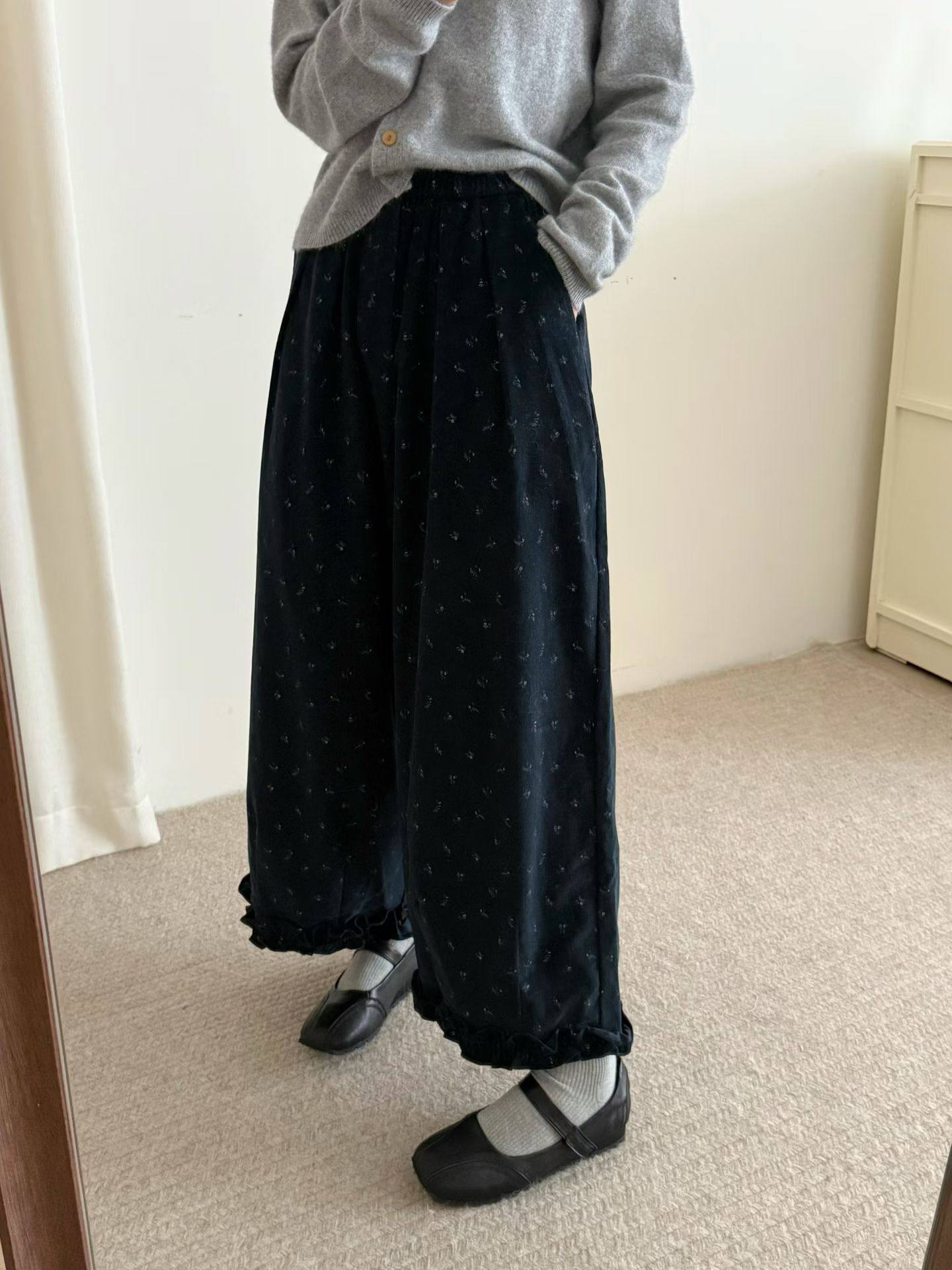 Wuli 25秋藏青复古小碎花花边灯芯绒百搭松紧腰休闲裤女宽松裤子