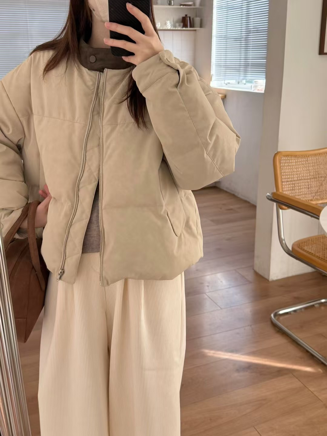 Wuli 24冬复古撞色翻毛皮短款白鸭绒羽绒服棒球服外套女加厚上衣