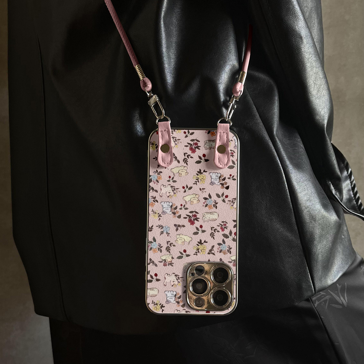 适用于苹果17promax手机壳带挂绳粉底猫群iphone14/16pro套硅胶xs全包防摔斜跨15ultra套网红11新款xr女13PRO