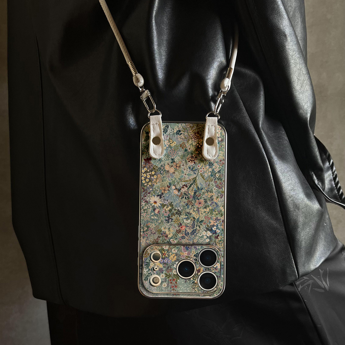 适用于苹果17promax手机壳带挂绳花丛磁吸iphone14/16pro套硅胶xs全包防摔斜跨15ultra套网红11新款xr女13PRO