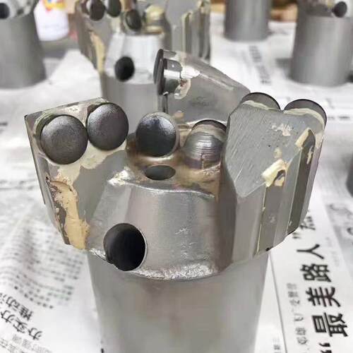 φ113胎体式三翼内凹金刚石钻头地质勘探用合金钻头PDC复合片钻头