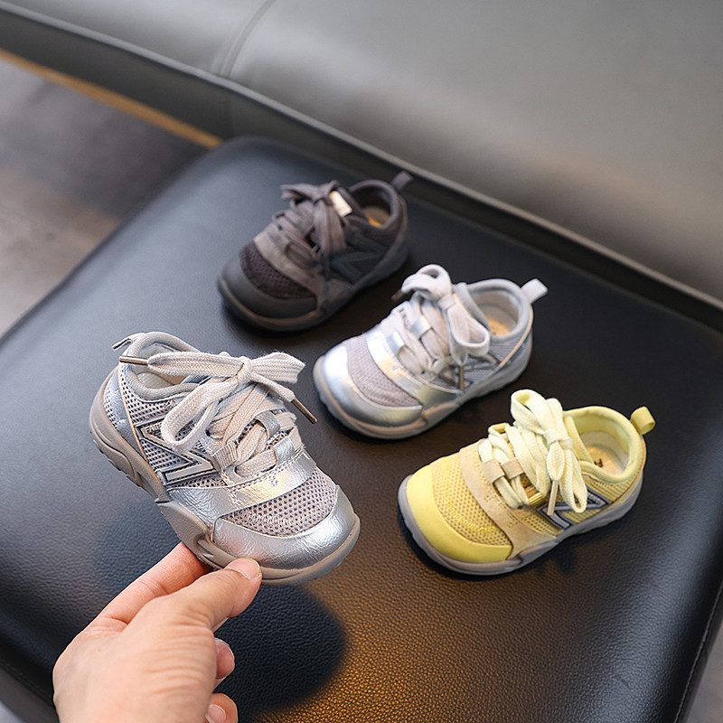 女宝宝鞋软底秋季新款婴儿学步鞋男宝软底轻便运动鞋一岁小童女鞋