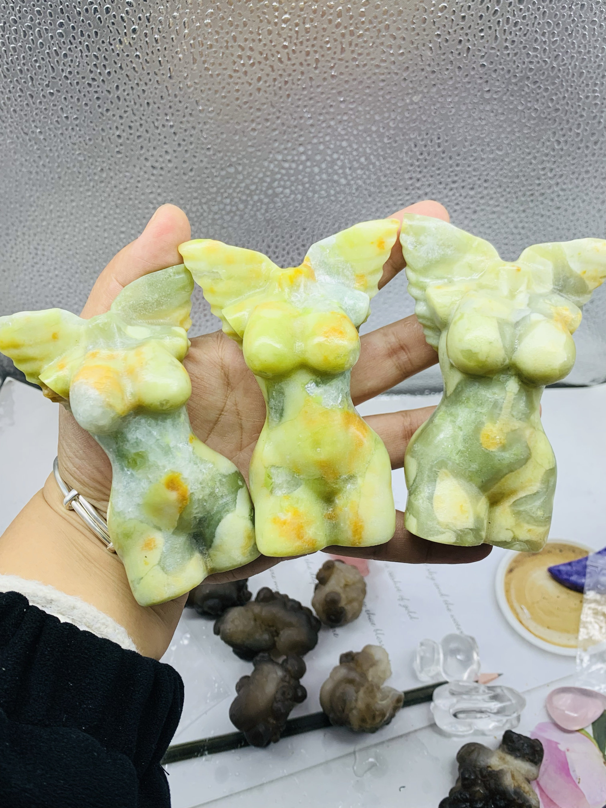 天然水晶玉石雕刻摆件女模带翅膀奇石