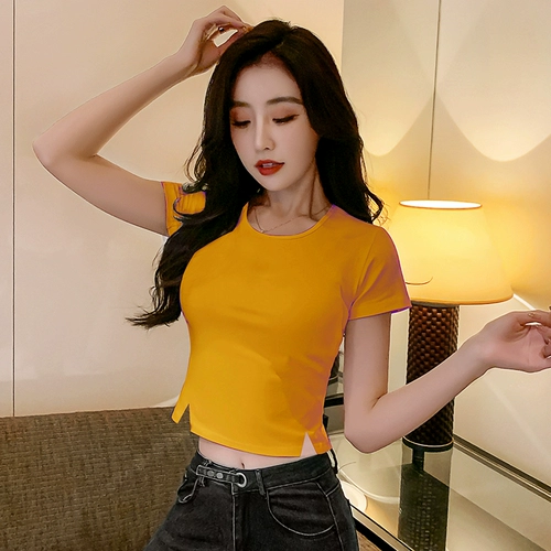 Черная короткая летняя сексуальная футболка, коллекция 2023, короткий рукав, высокая талия, облегающий крой