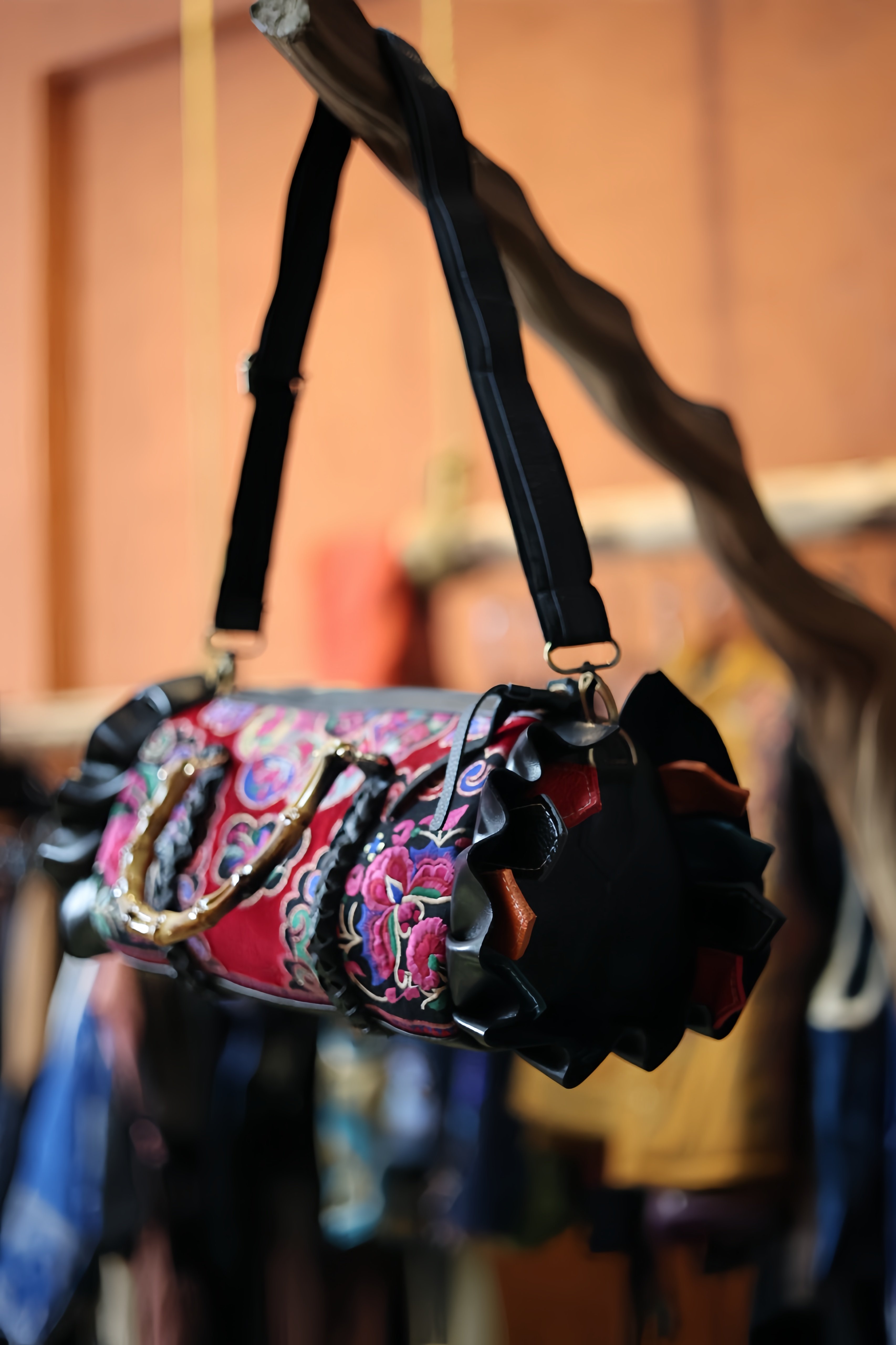 复古手工刺绣单肩包女大容量国风手拎包新款休闲百搭斜跨手提皮包