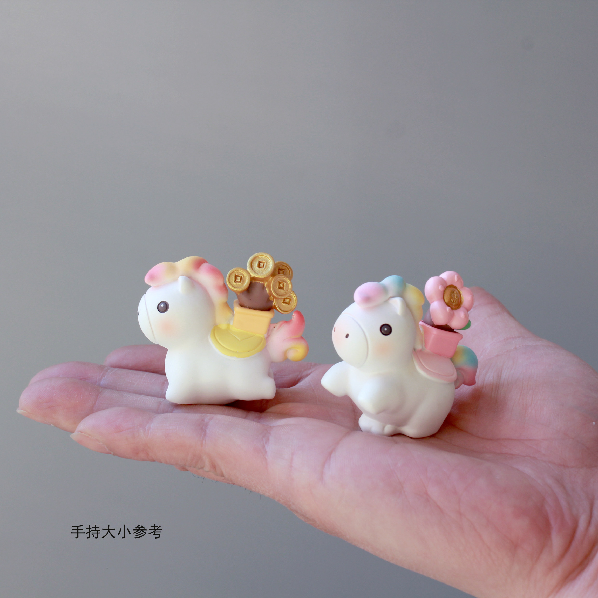 可爱小马上有钱花桌面摆件迷你卡通生肖动物装饰品治愈系工艺礼品,家居饰品,桌面摆件,淘宝优惠券,粉丝福利购,淘宝优惠卷