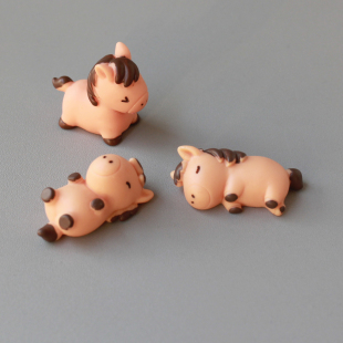 卡通可爱迷你小马微景观桌面摆件动物造型装 饰品创意礼品车载摆件