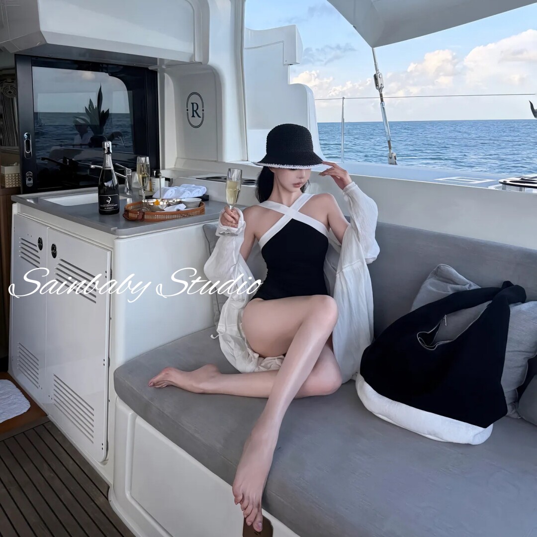 Sainbaby【赫本女孩】性感挂脖交叉聚拢沙滩度假比基尼连体泳衣女