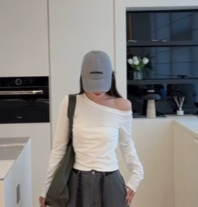 韩国83A秋季新款韩系宽松显瘦设计感垫肩百搭小个子长袖T恤女8901