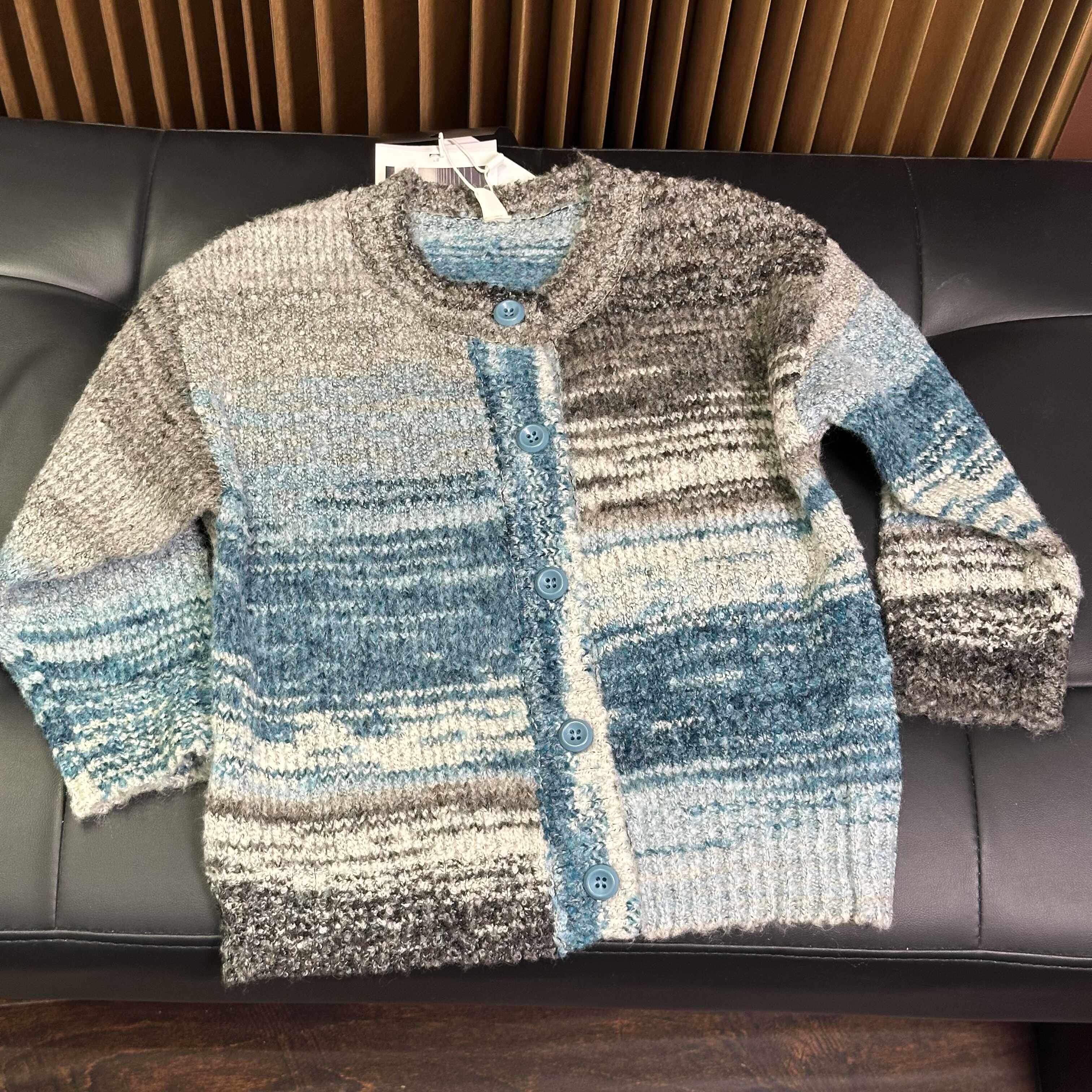 实体精品童装店 实体现货 儿童油彩渐变粗棒针条纹针织衫