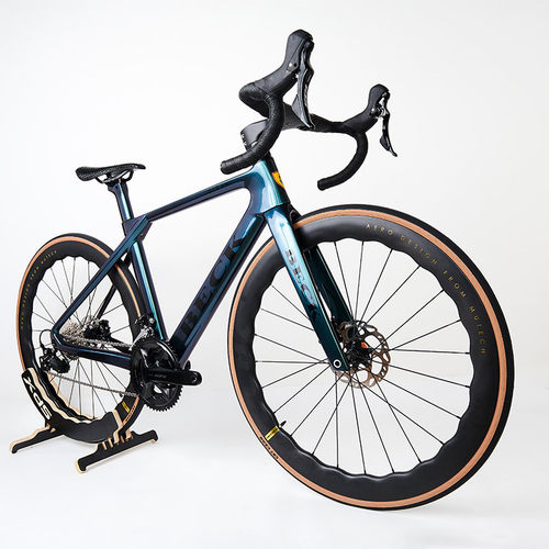 beck全碳纤维公路自行车24速油压碟刹桶轴碳弯把单车内走线8.3KG